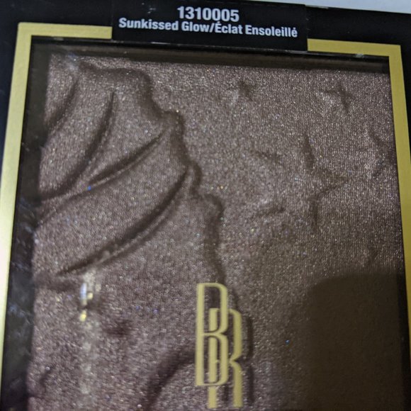 Black Radiance Color Perfect Highlighting Powder - Picture 2 of 3